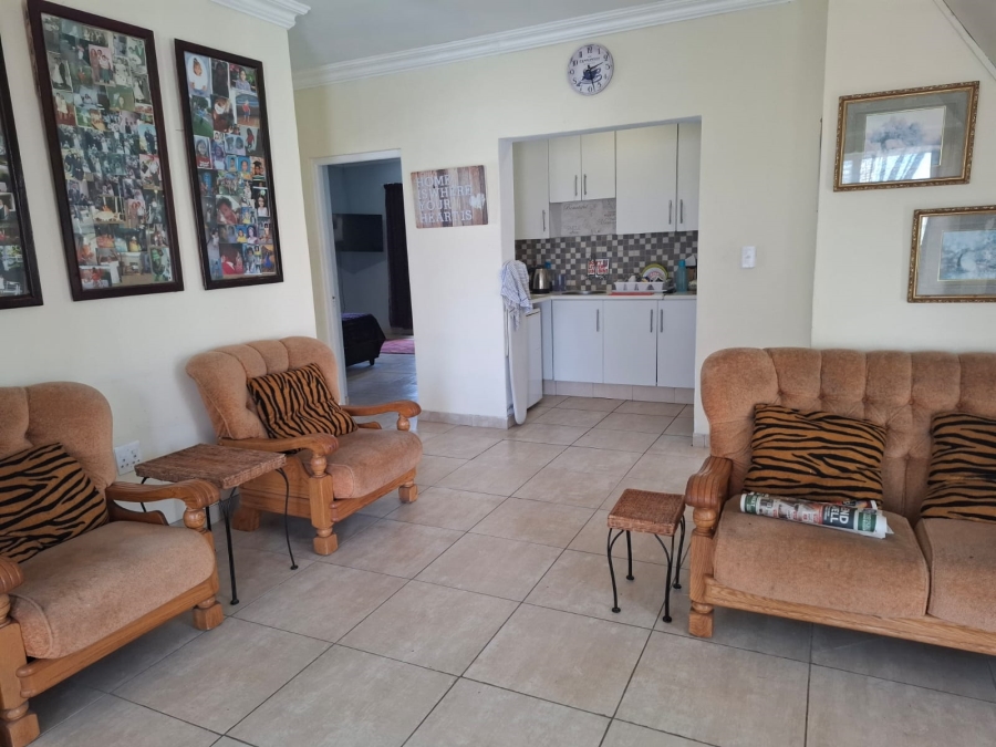 6 Bedroom Property for Sale in Pelican Heights Western Cape